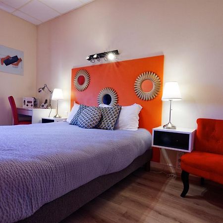 Logis Hotel Le Bocage Montmarault Bagian luar foto
